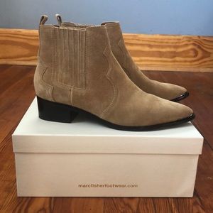 🌈NIB🌈 Marc Fisher Yohani western suede bootie
